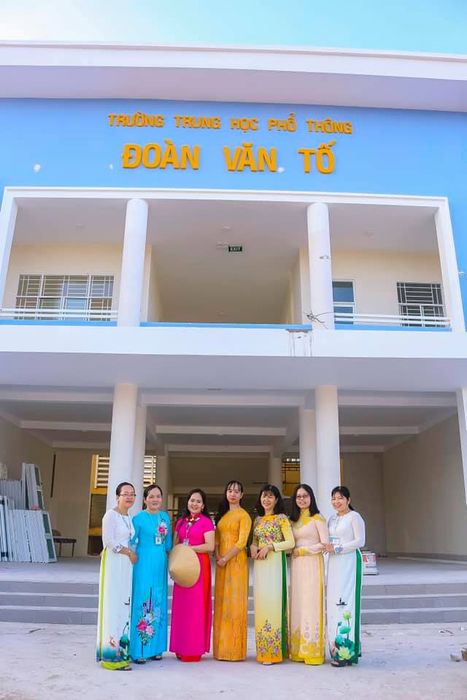 Hình ảnh sinh động về các hoạt động giáo dục tại THPT Đoàn Văn Tố