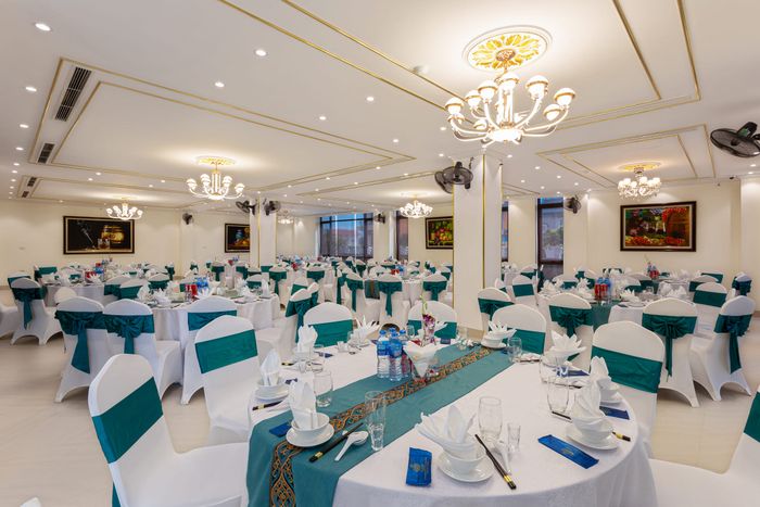 Không gian tiệc cưới sang trọng tại The Paradise Restaurant