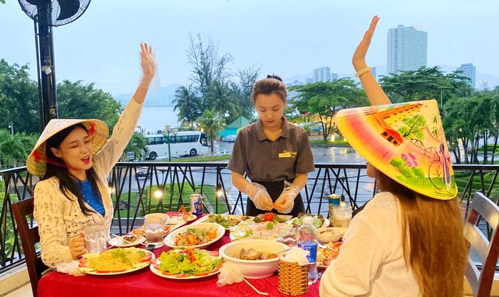 Nhà Hàng Hải Sản Vòng Xoay ảnh 2