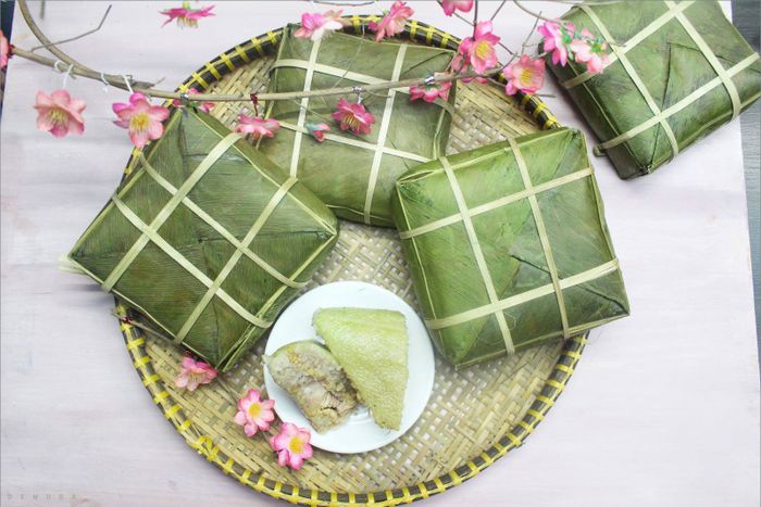 Ảnh minh họa: Gói bánh chưng ngày Tết