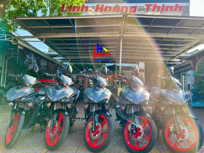 Khám phá không gian Xe Máy Linh Hoàng Thịnh qua những hình ảnh chân thực và ấn tượng.