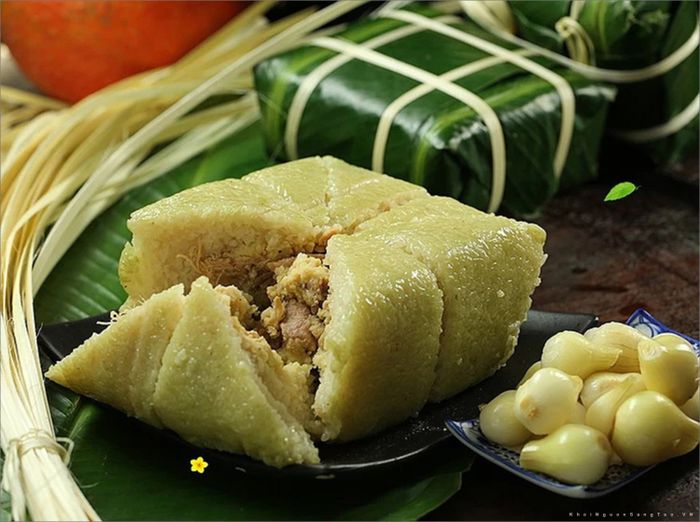 Ảnh minh họa: Bánh chưng xanh - ký ức tuổi thơ