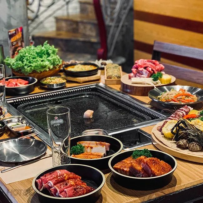 Không gian ẩm thực sống động tại K-Pub - Korean Grill Pub