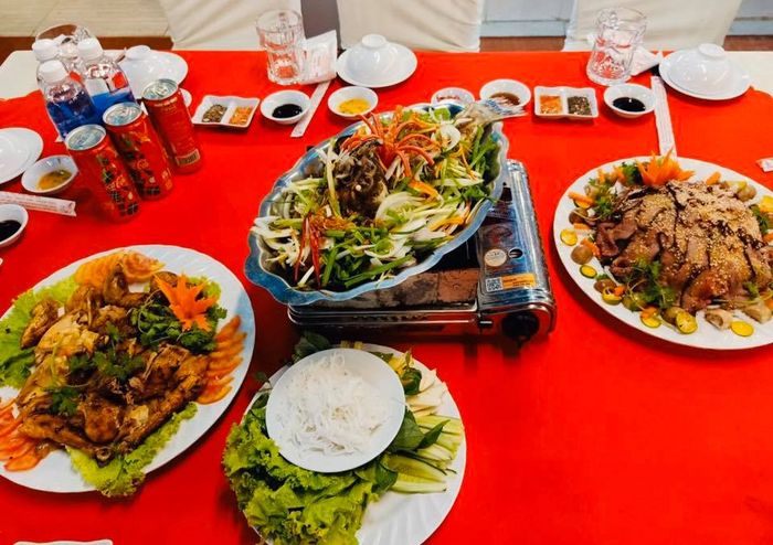 Nhà Hàng Gió Biển Kiên Giang - Bữa tiệc hải sản giữa sóng nước mênh mông