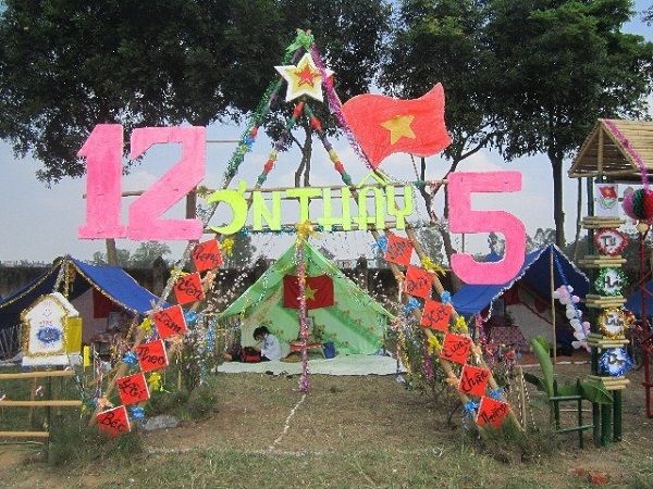 Cổng Trại Hình Tam Giác - Hình Ảnh 1