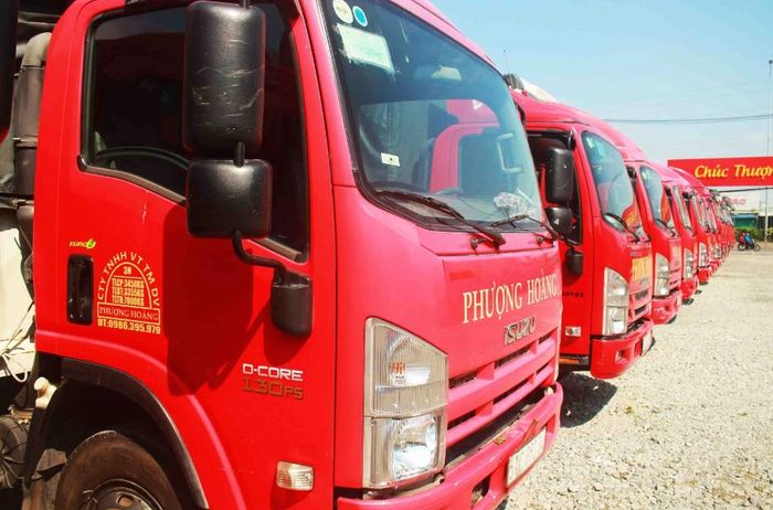 Hình ảnh đội xe hùng hậu của Vận Tải Phượng Hoàng - Sẵn sàng chinh phục mọi cung đường