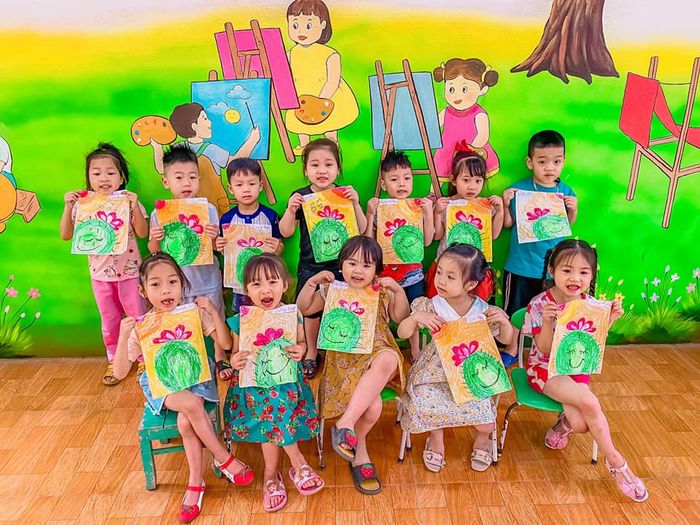 Hình ảnh khuôn viên xanh mát tại Trường Mầm non Hoa Hồng