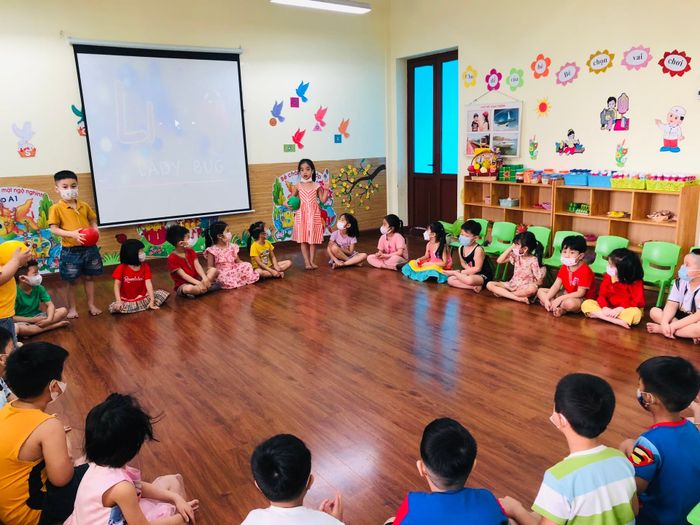 Hình ảnh khuôn viên xanh mát tại Trường Mầm non Hoa Sen