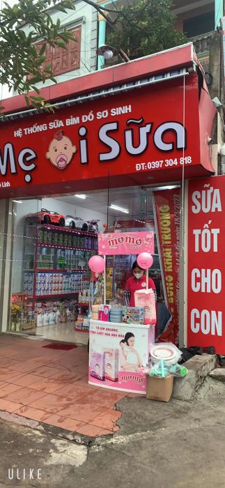 Khu vực trưng bày sản phẩm đa dạng tại Mẹ Ơi Sữa (ảnh 2)