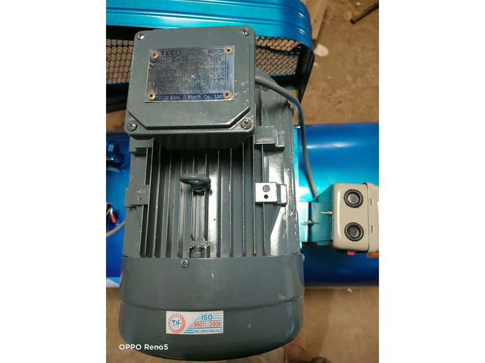 Động cơ máy nén khí