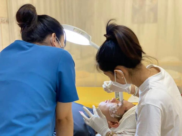 Quy trình trị mụn chuẩn y khoa tại KIM Beauty Spa