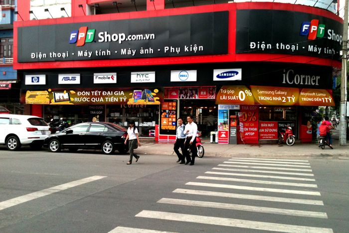 FPT Shop ảnh 1 – Không gian hiện đại, thân thiện, nơi hội tụ công nghệ tân tiến