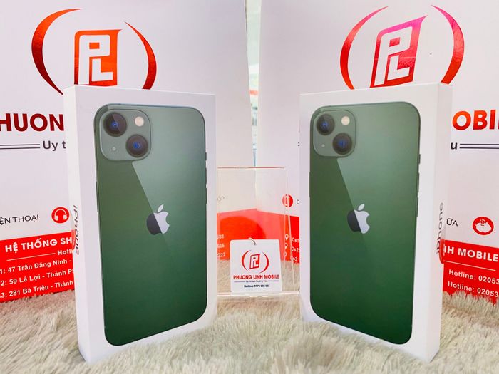 Phương Linh Mobile ảnh 2 – Hình ảnh cửa hàng với không gian thoáng đãng, trưng bày sản phẩm khoa học, giúp khách dễ dàng lựa chọn.