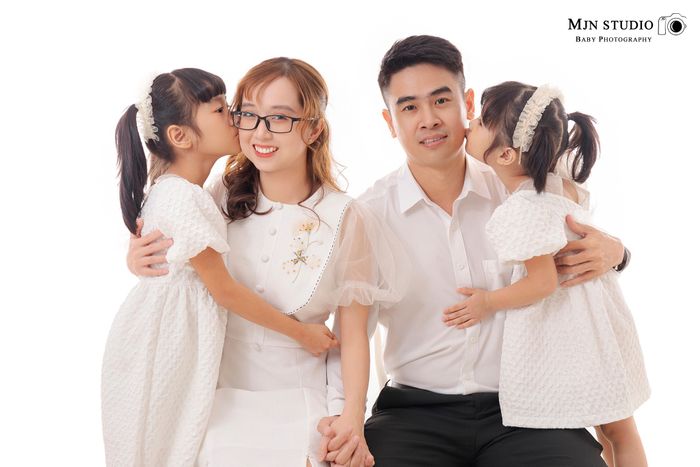 Mjn Baby Studio - Khoảnh khắc gia đình ngập tràn hạnh phúc