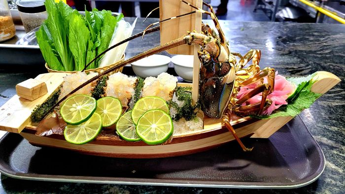 Không gian sang trọng và đầy tinh tế tại Nhà hàng Huy Hương Cửa Lò