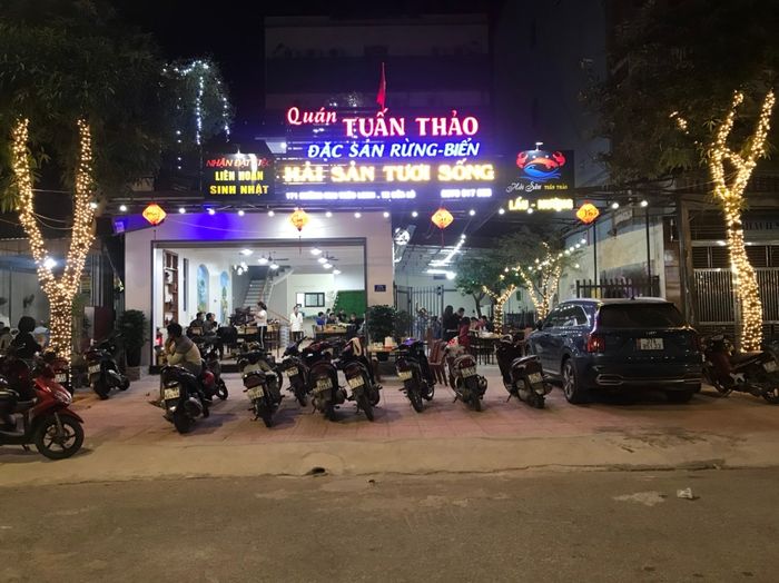 Không gian ấm cúng tại Quán Tuấn Thảo