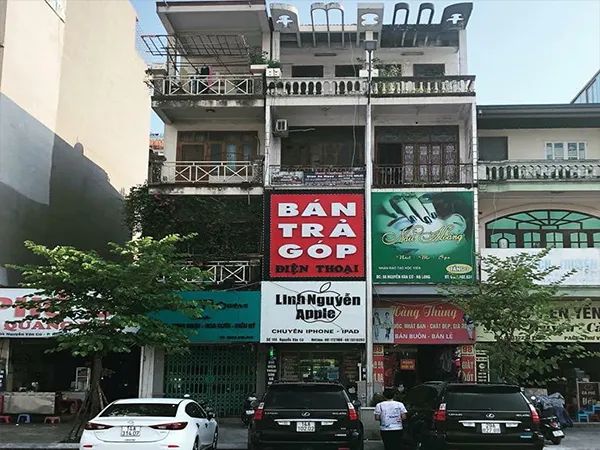Góc nhìn chân thực về không gian mua sắm tại Linh Nguyễn Apple