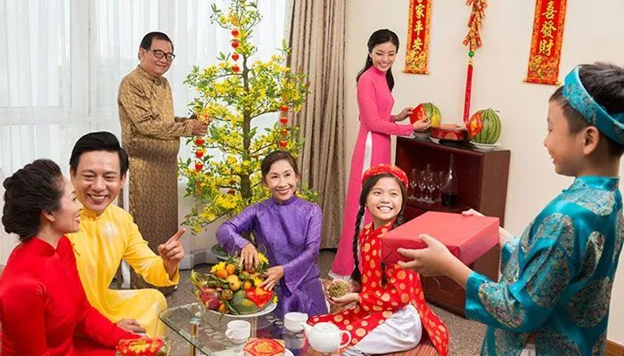 Hình ảnh minh họa: Khung cảnh Tết xưa và nay