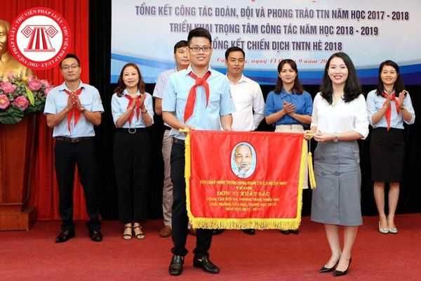 Hình ảnh minh họa thầy phụ trách Đội (Nguồn: internet)