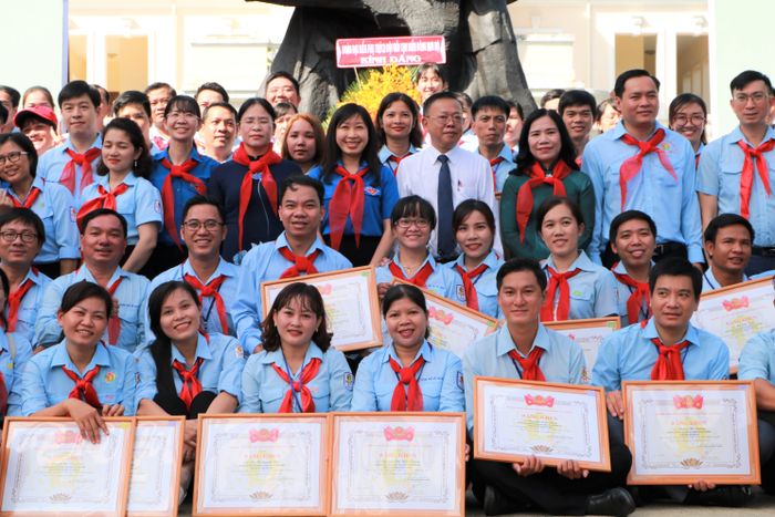 Hình ảnh minh họa cô tổng phụ trách Đội (Nguồn: internet)