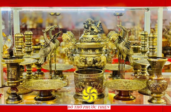 Không gian ấm cúng tại Đồ Thờ Phước Thiện