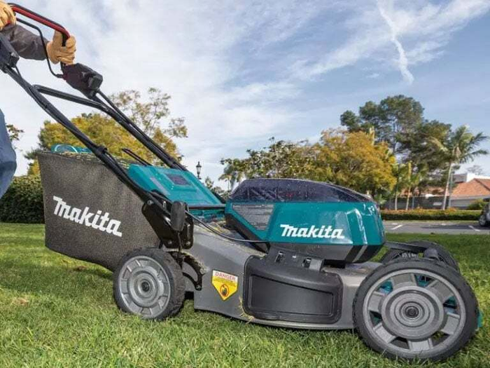 Máy cắt cỏ đẩy dùng pin Makita DLM532Z