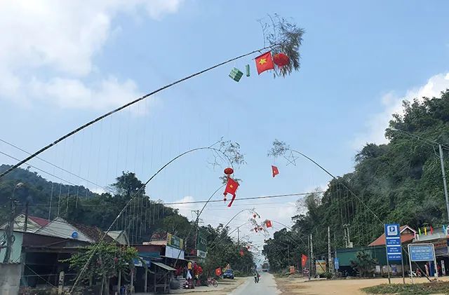 Hình ảnh minh họa nghi thức dâng lễ vật (Nguồn: Internet)