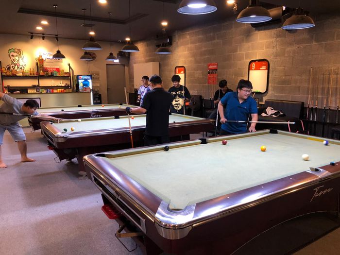 Góc chơi bida đầy phong cách tại Crazy Billiards Club
