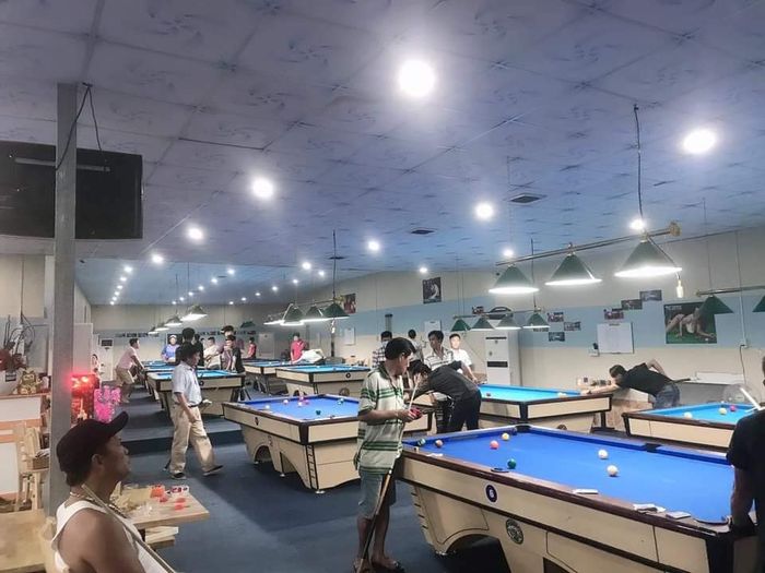 Góc chơi bida đẳng cấp tại Club Bida 75
