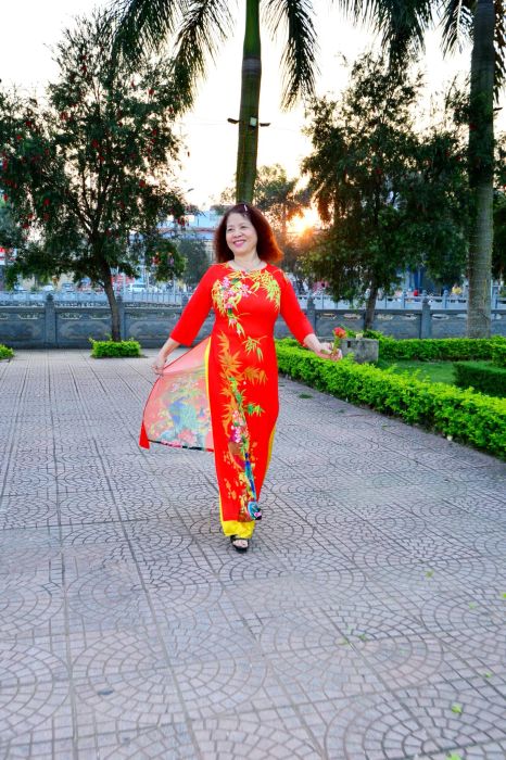 Chân dung thi sĩ Ngọc Thị Lan Thái