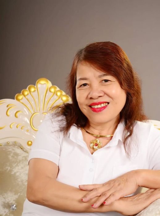 Chân dung thi sĩ Ngọc Thị Lan Thái