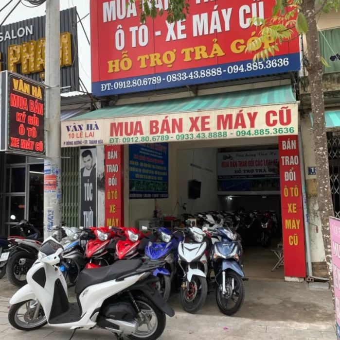 Không gian trưng bày sang trọng tại Xe máy Vân Hà