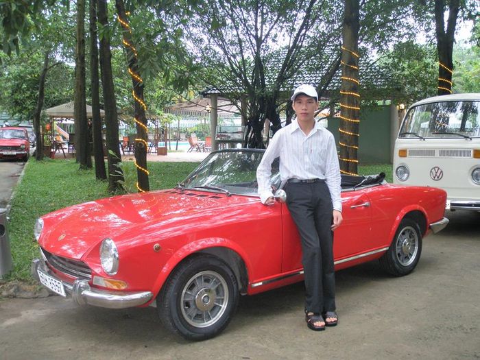 Chân dung tác giả Ngũ Ánh Tuyên