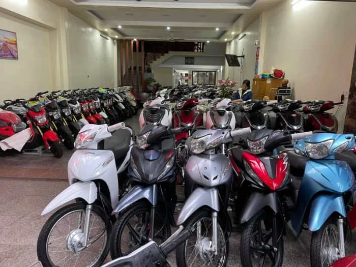 Bộ sưu tập xe đa dạng tại showroom Tuấn Hương
