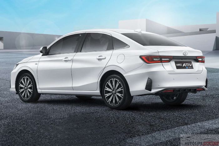 Toyota Vios Hybrid 2.jpg