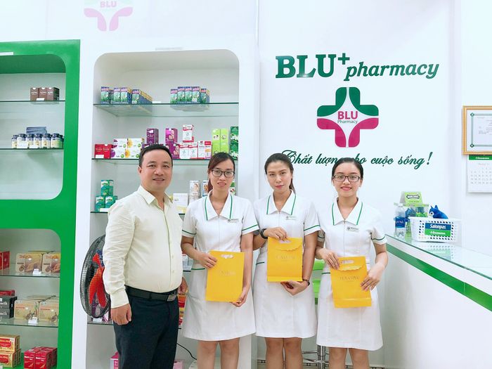 Hình ảnh không gian hiện đại của nhà thuốc DapharcoBLU