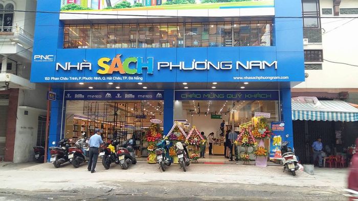 Không gian sang trọng tại Nhà Sách Phương Nam - Ảnh 1