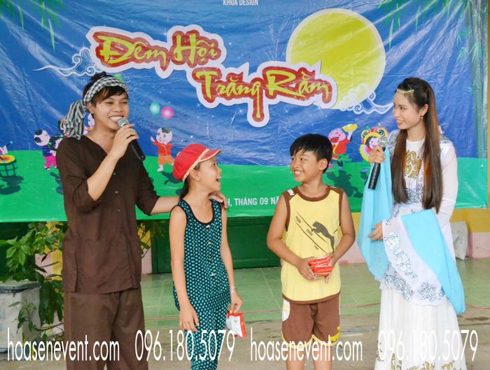 Khoảnh khắc đáng yêu: Các bé biểu diễn văn nghệ đầy tự tin