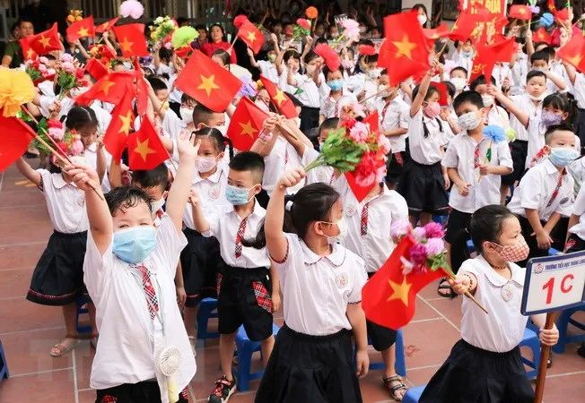 Khoảnh khắc lễ khai giảng đáng nhớ (Nguồn: Internet)