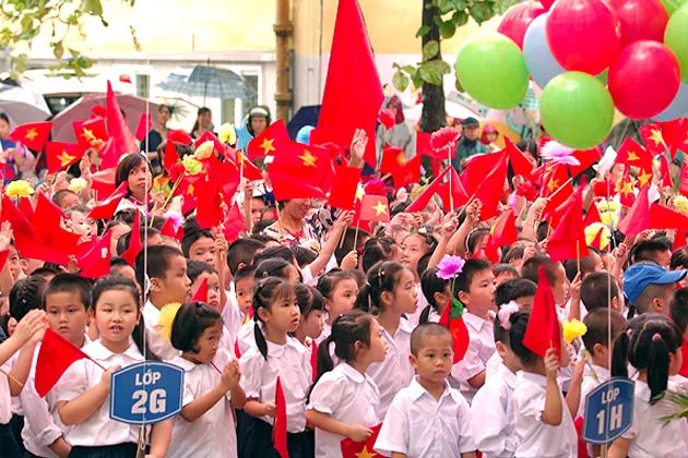 Khoảnh khắc đáng nhớ trong ngày khai giảng (Nguồn ảnh: Tổng hợp)