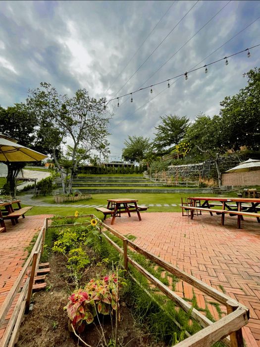 Không gian chill độc đáo tại Chạm Bistro - Nơi ẩm thực gặp gỡ nghệ thuật sống