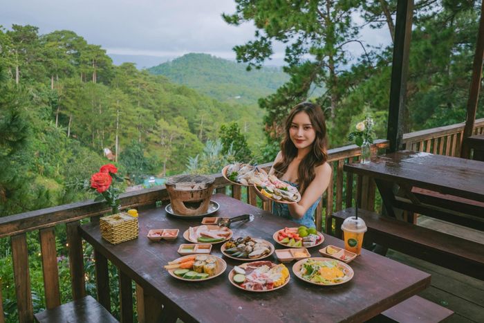 Không gian xanh mát tại 20 Forest BBQ and More - Ảnh 1
