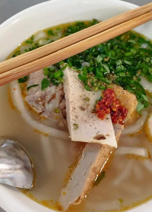 Bánh canh cô Bông - Nét giản dị làm nên thương hiệu