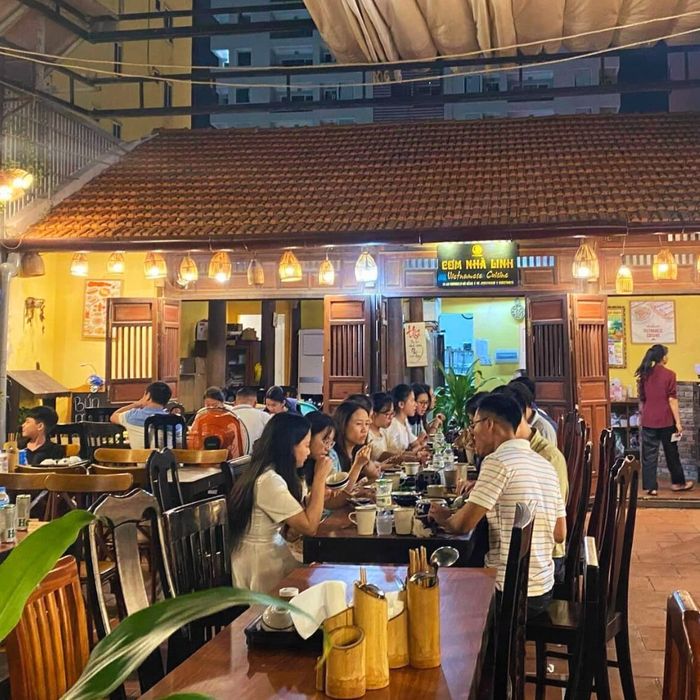 Trải Nghiệm Ẩm Thực Tại Cơm Nhà Linh - Ảnh 2