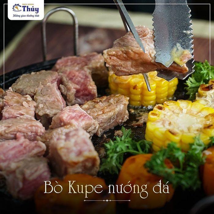 Món ăn đặc sắc tại Nhà hàng Thủy