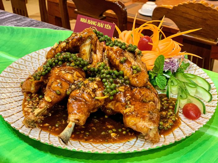 Không gian ẩm thực tinh tế tại Hải Yến - Ảnh 2