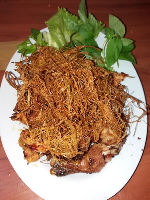 Gà tre nướng rơm vàng - Đặc sản trứ danh