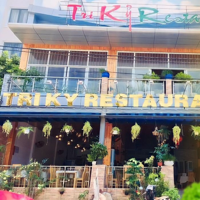 Không gian ấm cúng tại Tri Kỷ Côn Đảo Restaurant
