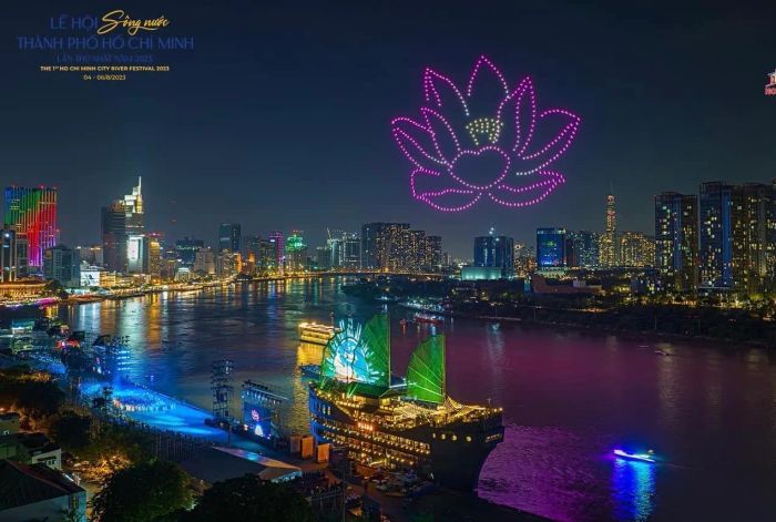 Toàn cảnh sang trọng bên bờ sông