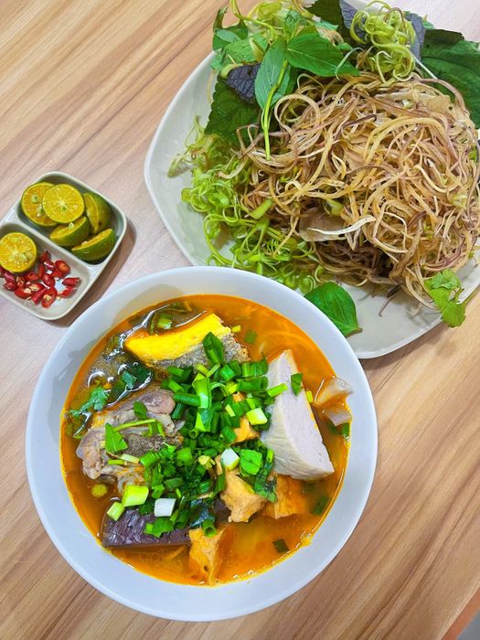 Những góc check-in ấn tượng không thể bỏ qua tại Nắng Tea